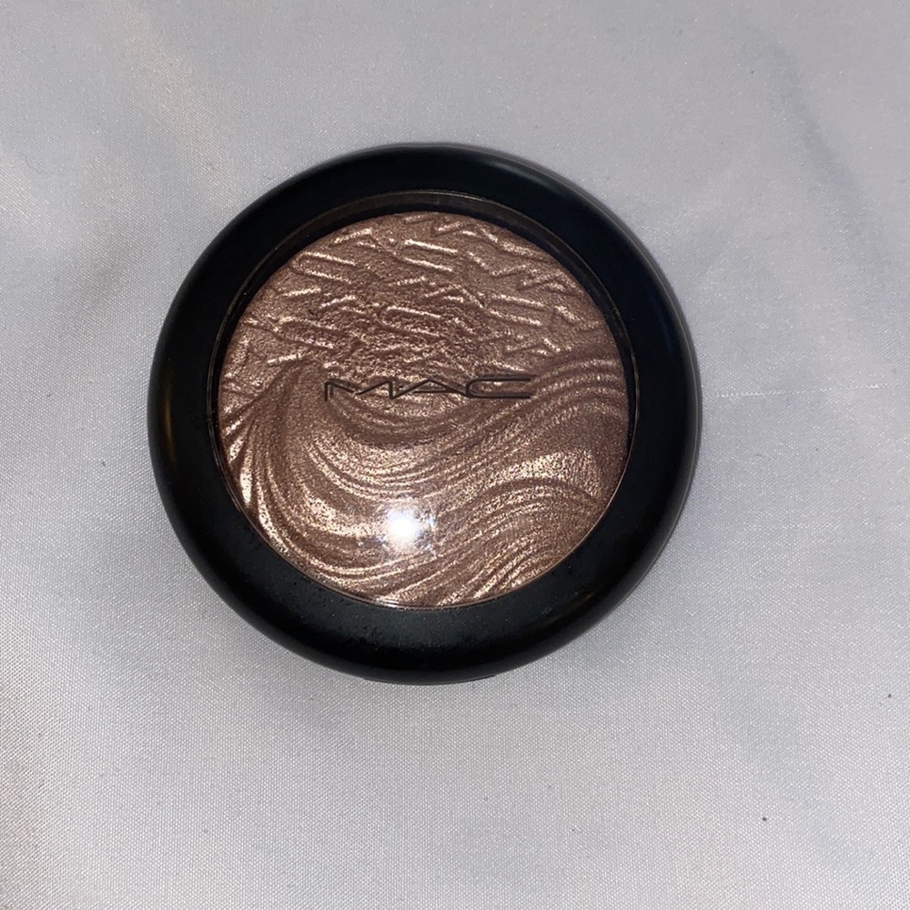 MAC highlighter in Superb extra dimension